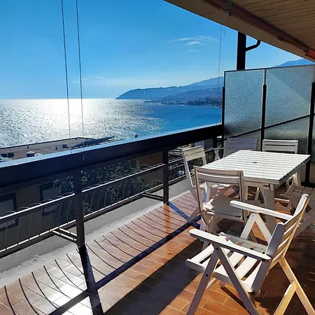 Апартаменти La Brezza Del Mare Санремо